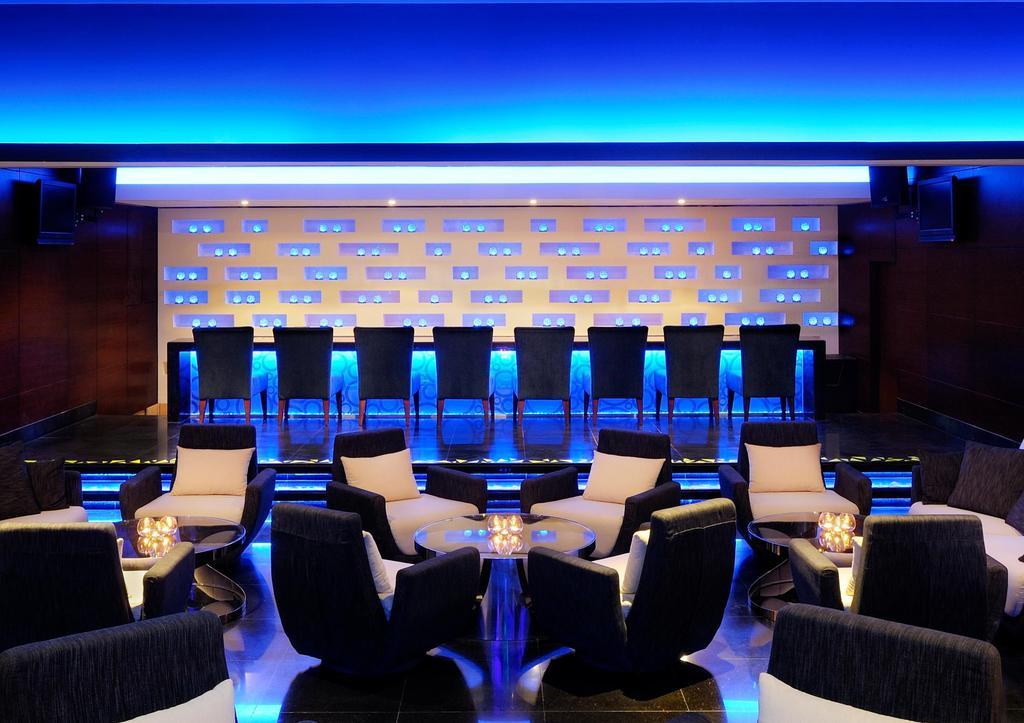 Asiana Hotel Dubai Eksteriør billede The bar at the 101 bar
