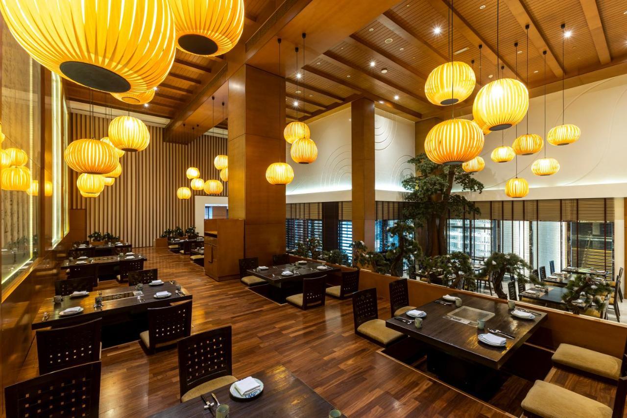 Asiana Hotel Dubai Eksteriør billede The restaurant