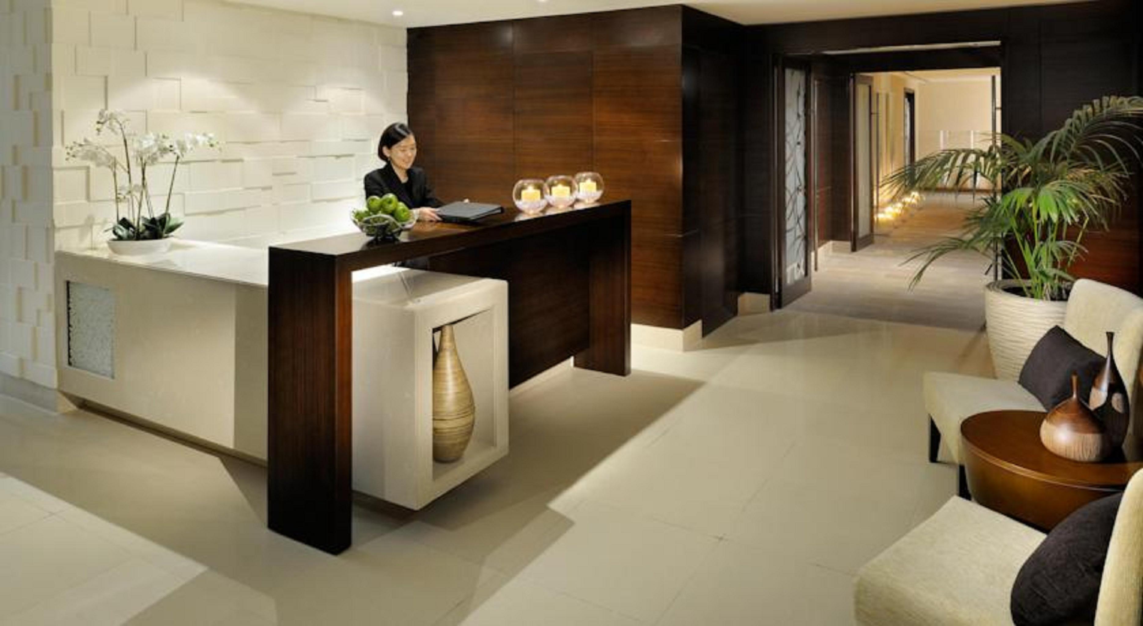 Asiana Hotel Dubai Eksteriør billede The reception area at the spa