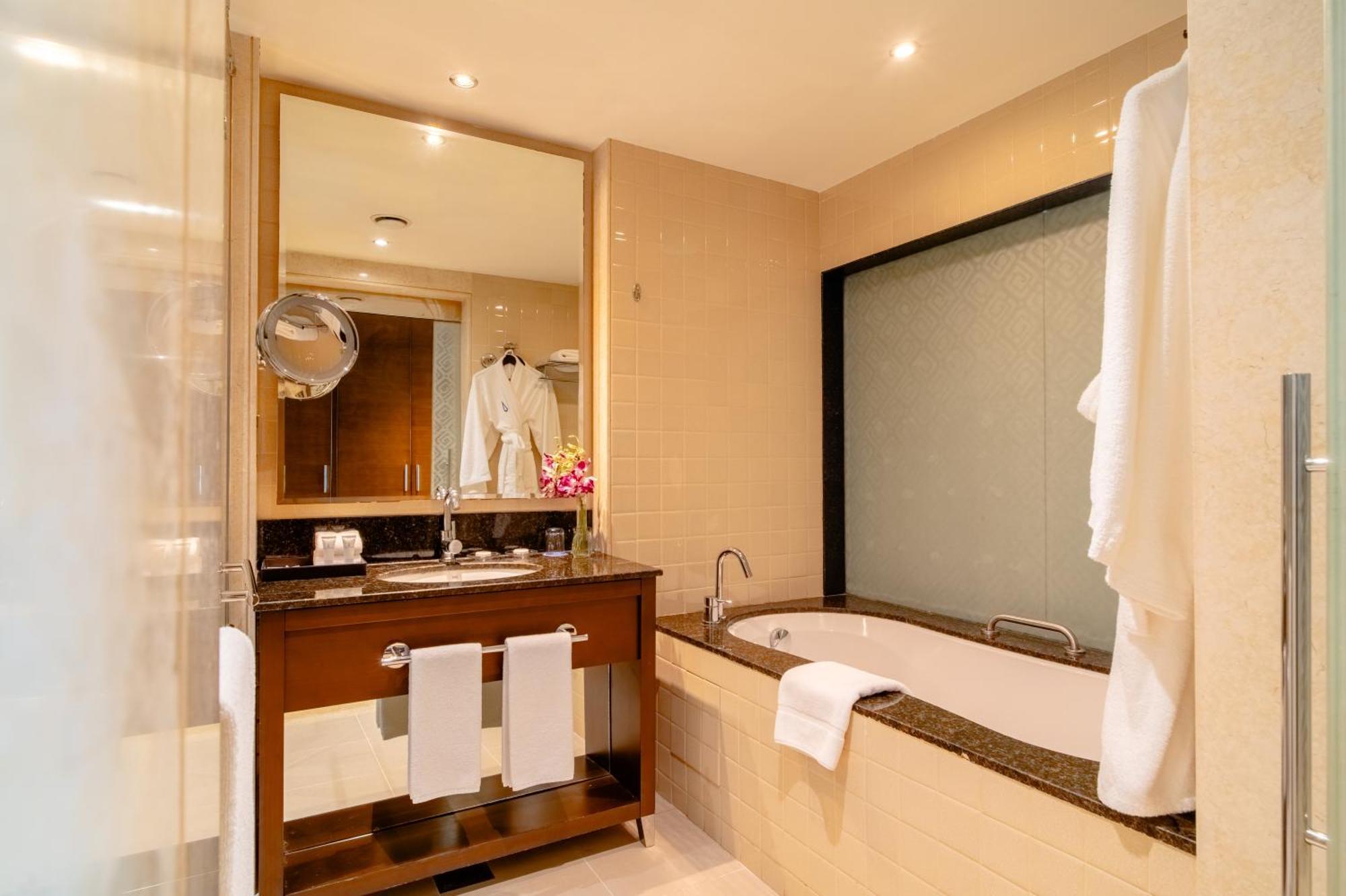 Asiana Hotel Dubai Eksteriør billede Bathroom