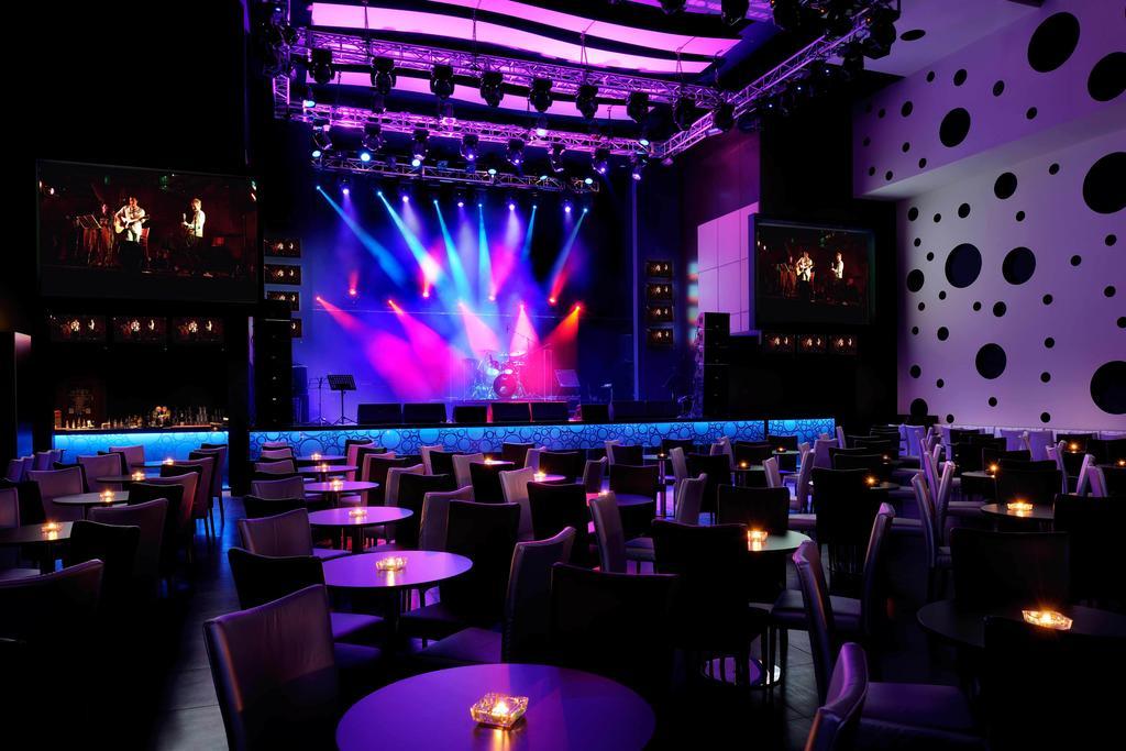 Asiana Hotel Dubai Eksteriør billede The interior of the nightclub