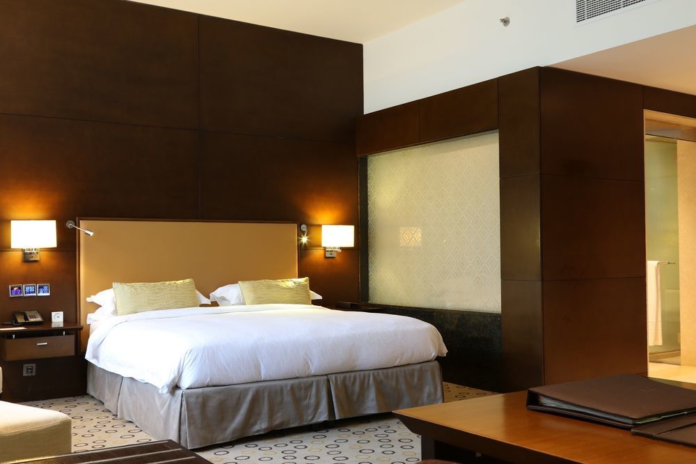 Asiana Hotel Dubai Eksteriør billede A bedroom at the hotel